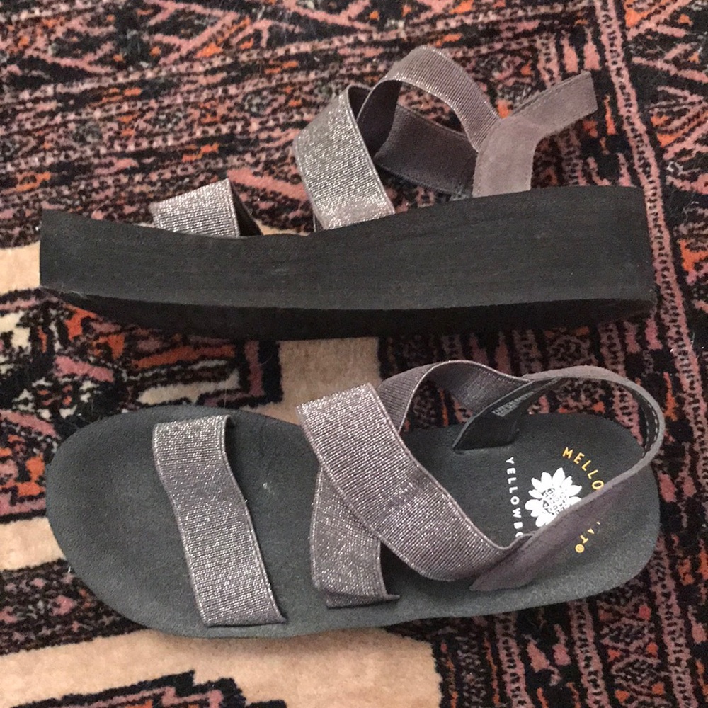 Mellow Mat Yellowbox platform sandal size 7